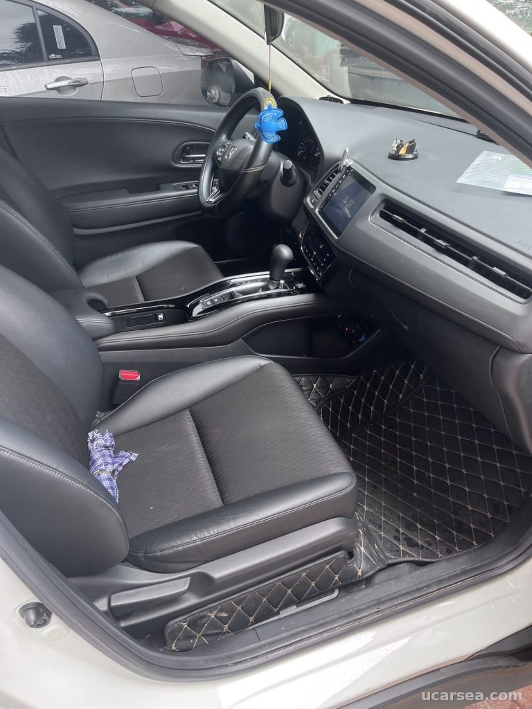 Honda Vezel 2020 220TURBO Luxury photo 1