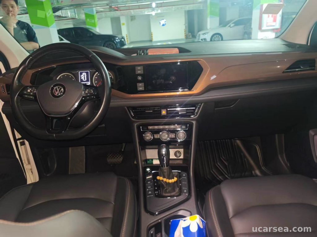 Volkswagen 2019 2.0TSI 330TSI Luxury photo 3
