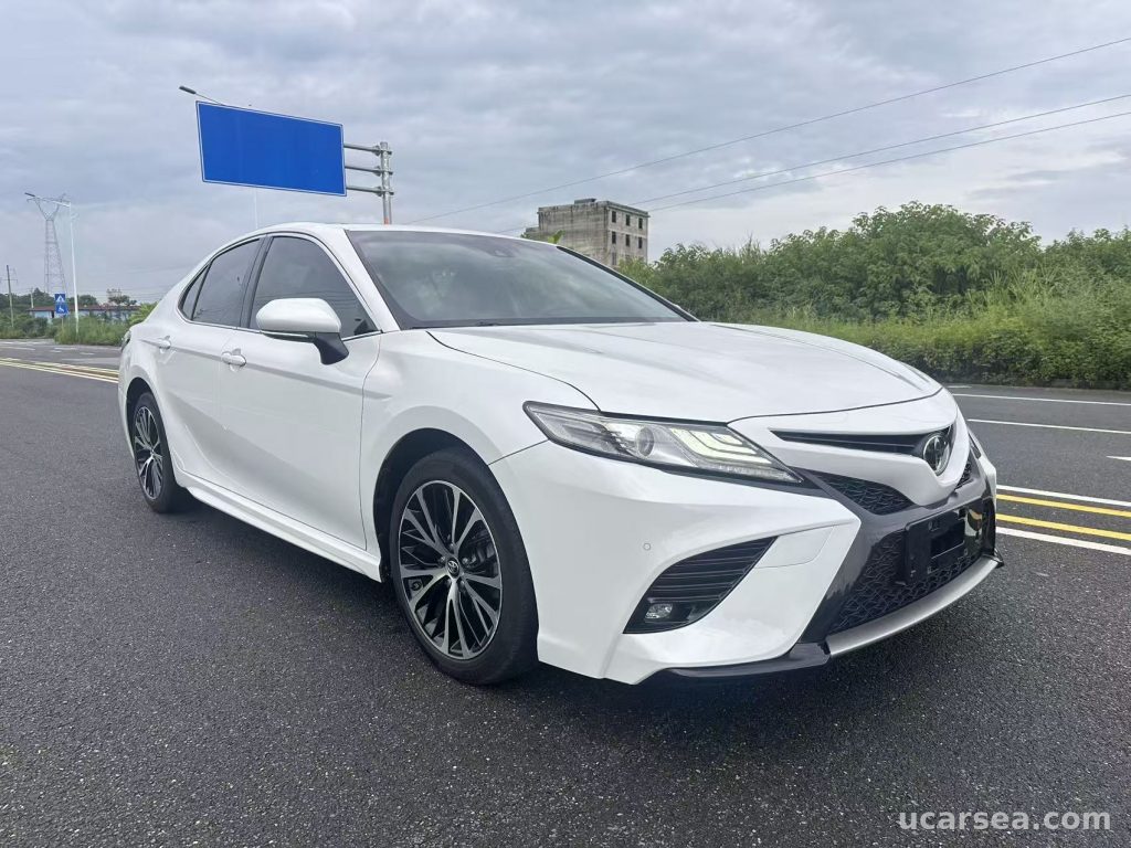 Toyota Camry 2019 2.0S photo 2