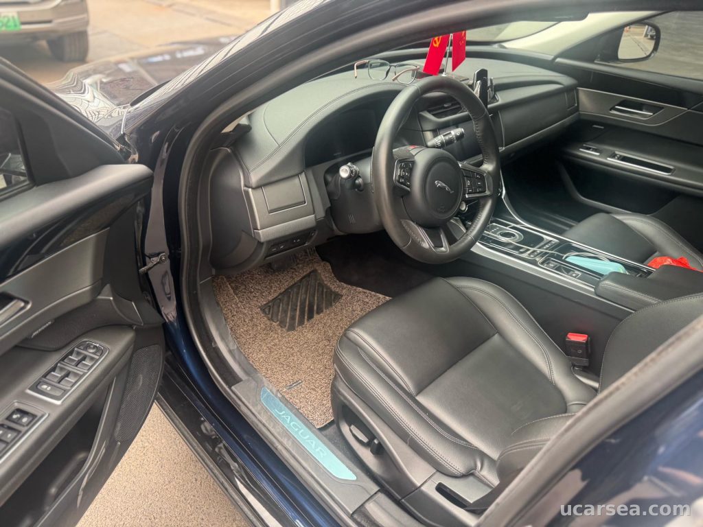 Jaguar XFL 2020 P200 photo 6