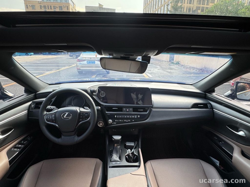 Lexus ES 2022 ES200 photo 4