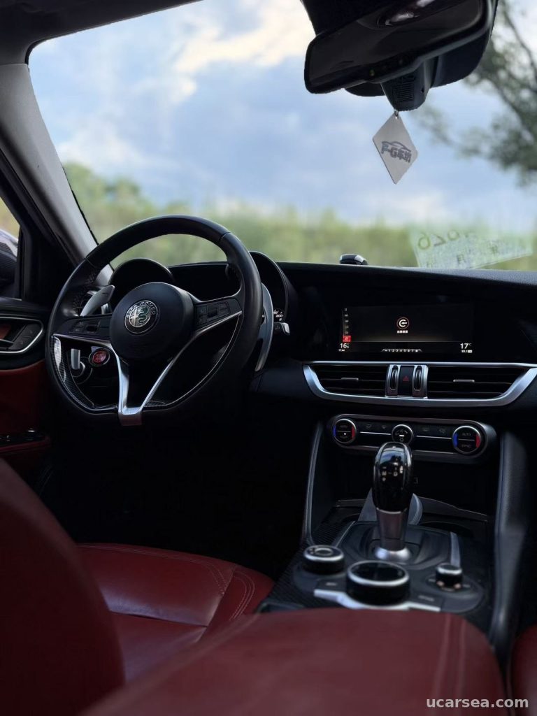 Giulia 2017 Giulia 280HP Sport photo 8